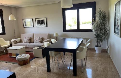 Valverde de la Virgen Apartamento | Casa con vistas al lago golf leon