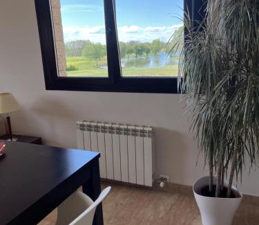Valverde de la Virgen Apartamento | Casa con vistas al lago golf leon