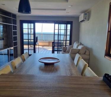 Camboinhas Casa | Casa Cond Ocean House Camboinhas Pé na Areia 4qts