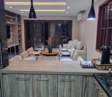 Camboinhas Casa | Casa Cond Ocean House Camboinhas Pé na Areia 4qts