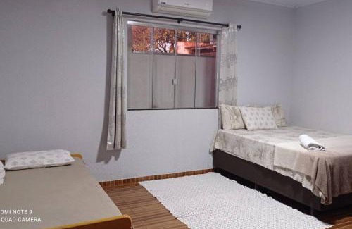 Campo Mourao Casa | Casa Confortável arejada ar condicionado quente e frio 2 quartos ,2 banheiros ,2 vagas de garagem