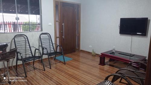 Campo Mourao Casa | Casa Confortável arejada ar condicionado quente e frio 2 quartos ,2 banheiros ,2 vagas de garagem