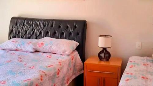Jacarei Casa | Casa confortável com piscina e rio em Jacareí