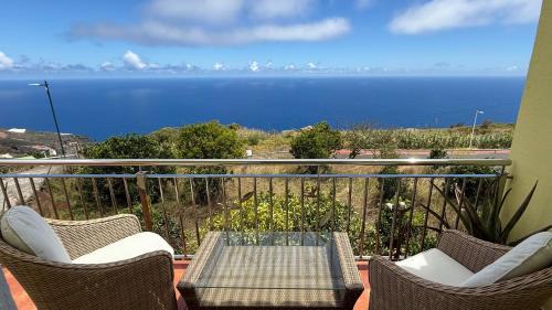 El Granel Apartamento | Casa Conrado, 2 bedroom modern oasis, good location