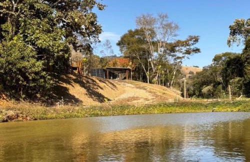Miguel Pereira Casa | Casa Container com Hidro ao Ar Livre e Vista para a Natureza Miguel Pereira