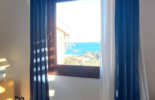 Villaputzu Apartamento | Casa Corallina: Stunning Sea View - 300m to Beach!