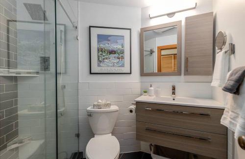 Whistler Creekside Apartamento | Casa Creekside - Walk to Gondola, Shops, lakes!