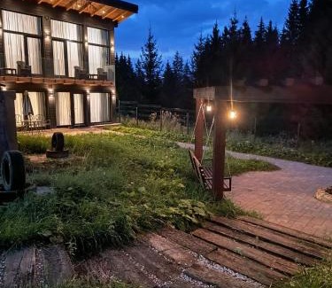 Paraul Rece Villa | Casa cu brazi