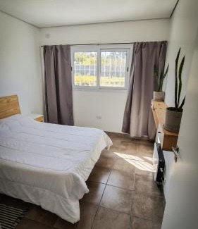 San Salvador de Jujuy Casa | Casa D, moderna de 2 habitaciones con jardín en barrio de profesionales