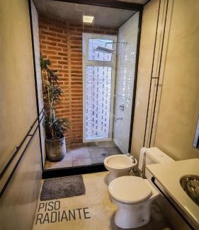 San Salvador de Jujuy Casa | Casa D, moderna de 2 habitaciones con jardín en barrio de profesionales