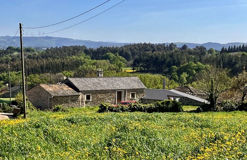 Portomarin Casa | Casa da Forxa is a renovated former forge/ smithy in lovely hamlet setting.