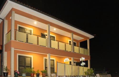 Arcos de Valdevez Casa | CASA DA ROSARINHO - Casa de Campo Privada com Piscina - Arcos de Valdevez