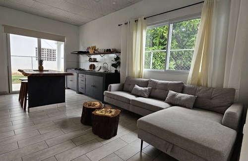 San Juan Bautista Casa | Casa Dalia, Charming 2-bedroom house in lovely Chitre with AC, WiFi