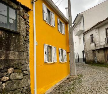 Castro Daire Casa | Casa das bonecas