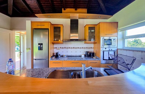 Forjaes Villa | Casa das Quintas - Peaceful Retreat with Pool