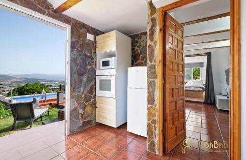 Pinos de Alhaurin Apartamento | Casa de 2 dormitorios con piscina privada y desayuno incluido en Alhaurin