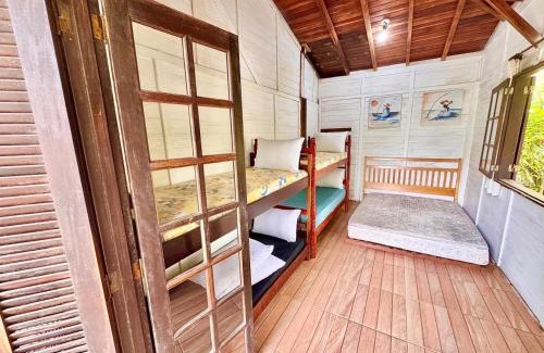 Paranagua Casa | Casa de 2 quartos e 1 mezanino na ilha do Mel próximo ao mar