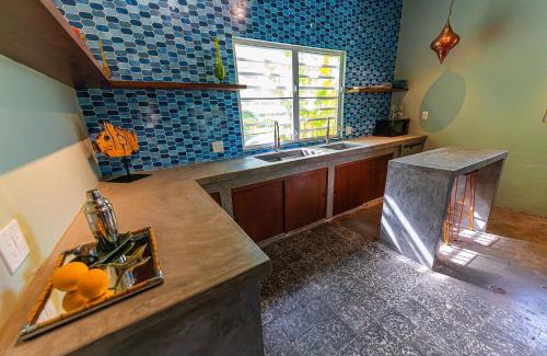 Isabel II Hotel | Casa de Amistad Guesthouse
