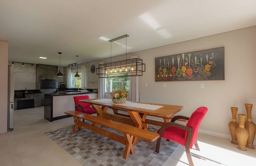 Benedito Novo Chalet De Esquí | Casa de campo c/ Wi-Fi, jardim e churrasqueira