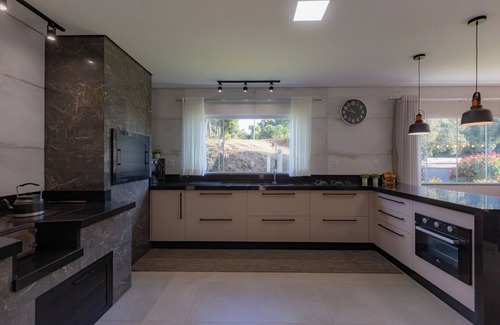 Benedito Novo Chalet De Esquí | Casa de campo c/ Wi-Fi, jardim e churrasqueira
