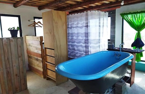 La Paz Casa | Casa de campo con vista a la Paz, rodeada de naturaleza