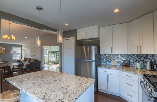 Plato Center Casa | Casa de Chicago in Schaumburg!