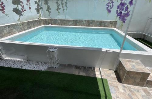 Leon Casa | Casa de descanso con piscina Galileos