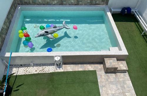 Leon Casa | Casa de descanso con piscina Galileos