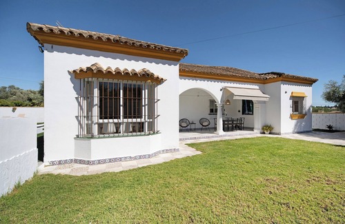 Los Franceses-la Vega Casa | "Casa del Olmo" con piscina, jardín, terraza y Wi-Fi