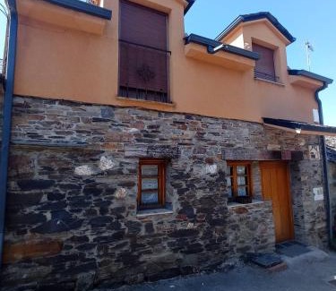 San Cristobal de Valdueza Casa | Casa de Abril 1