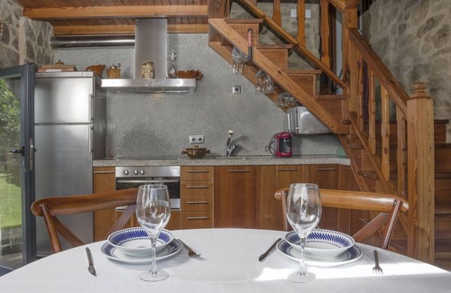 Santiago de Compostela Historic Centre Villa | Casa de Afora - Casa Privada con Piscina y Jacuzzi / spa