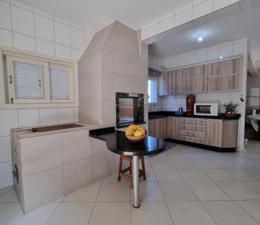 Itacolomi Casa | Casa de férias para 12 pessoas em Picarras e Beto Carrero