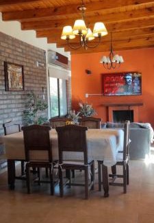 Villa Basilio Nievas Casa | Casa de Fin de semana en Zonda El poder del Ahora