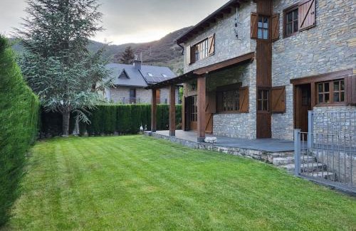 Soriguera Chalet De Esquí | Casa de fusta al cor dels Pirineus