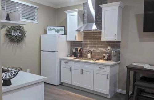 Southwest Anaheim Apartamento | Casa De La Torre Bungalow [Tower House Bungalow]