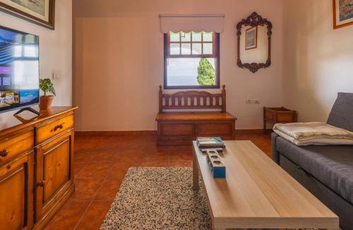 Santa Cruz de la Palma Casa | Casa de Los Establos - Finca Camacho