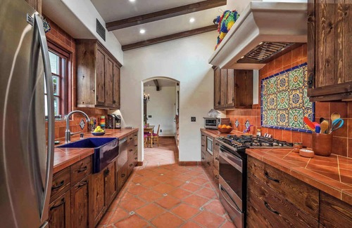 West Mesa Casa | Casa de Lujo - Spanish Seaside Retreat
