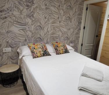 Urbanizacion Puerto de Estepona Apartamento | Casa de Madera 2