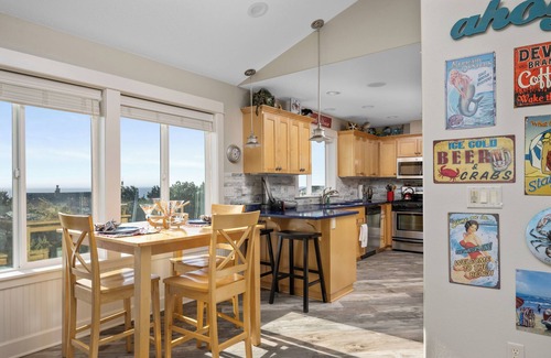 Lincoln City Condominio | Casa de Marea - Oceanview, shops, restaurant's, & the beach - sleeps 6 - Garage