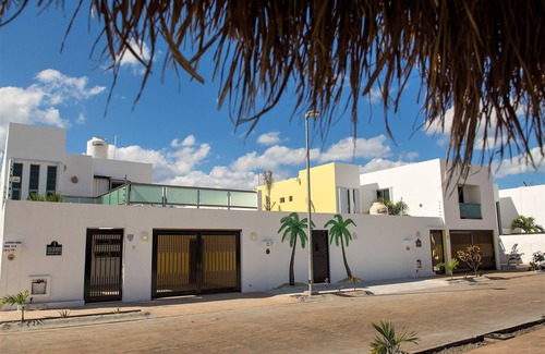 San Miguel Casa | (Casa de Mario 2) Nueva piscina y Tiki Hut !! Exclusiva casa privada !!