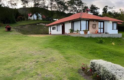 Subachoque Casa | Casa de montaña con vista, BBQ y wifi confiable