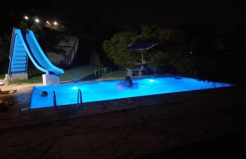 Mato Dentro Casa | Casa de Pedras na Montanha Stone House