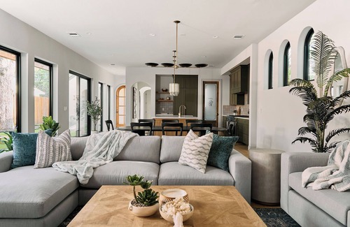 Govalle Casa | Casa De Prado by Lux Tiny Resorts