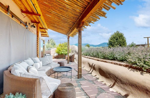 Taos Casa | Casa de Taos: Enchanting Retreat on 2.5 Acres w/ Hot Tub & Stunning Views