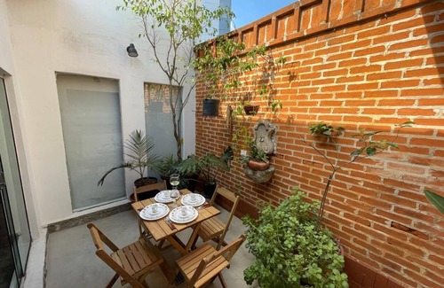 Pinheiros Casa | Casa de Tijolos com Churrasqueira Vila Fechada