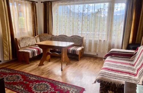 Poiana Tapului Casa | Casa De Vacanta Elena