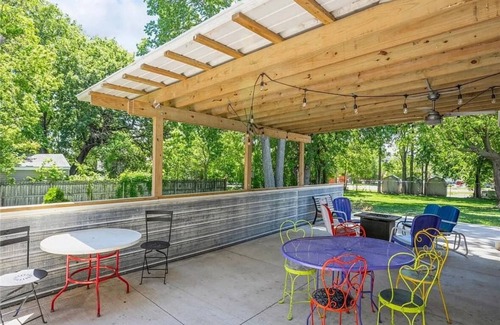 Des Moines Casa | Casa Dean sleeps 20 close to Fairgrounds and Downtown Des Moines