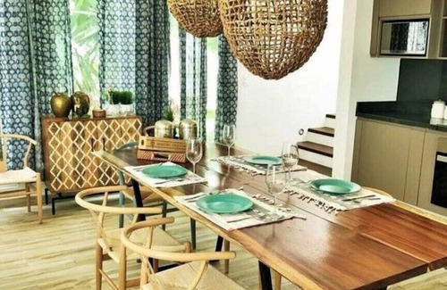 La Veleta Villa | Casa del Alma Gitana ~ Boho Luxe Villa aislada con piscina privada / Terraza en el techo / Jardín