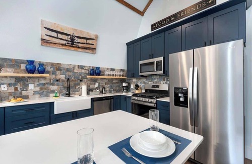 Wimberley Casa | Casa del Avion and Casa Coop