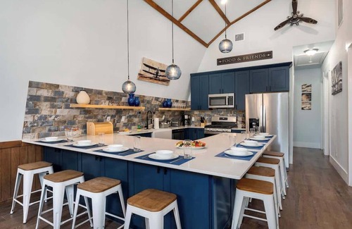 Wimberley Casa | Casa del Avion and Casa Coop